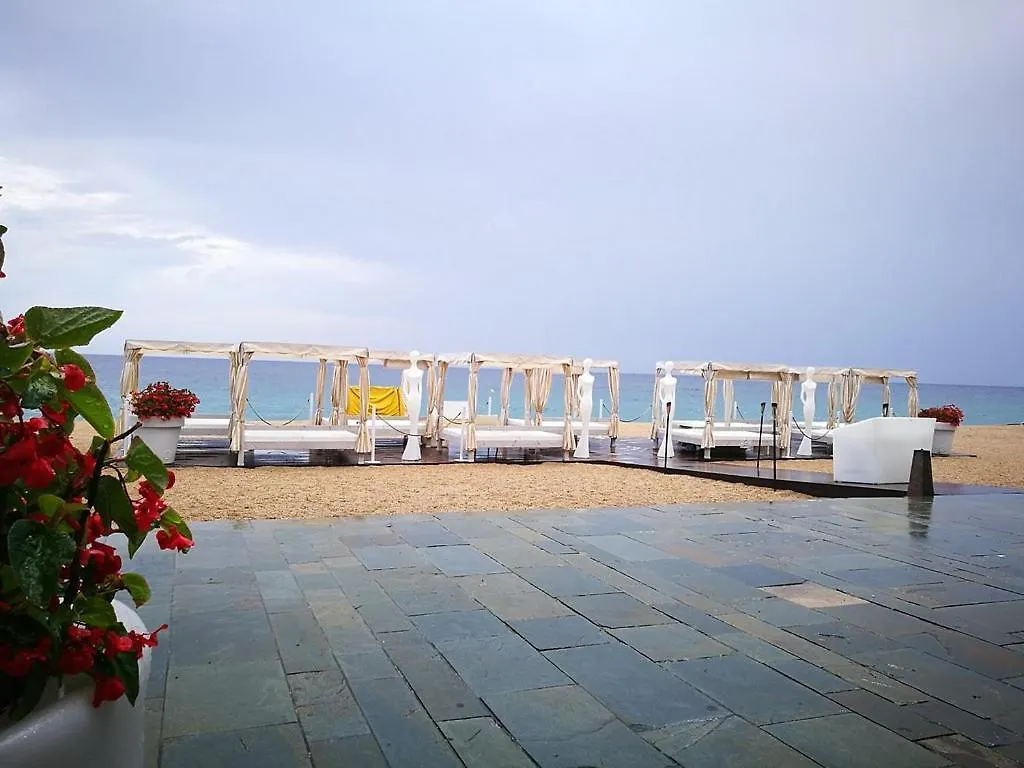 Cosmopolita Hotel Boutique & Spa Platja d'Aro
